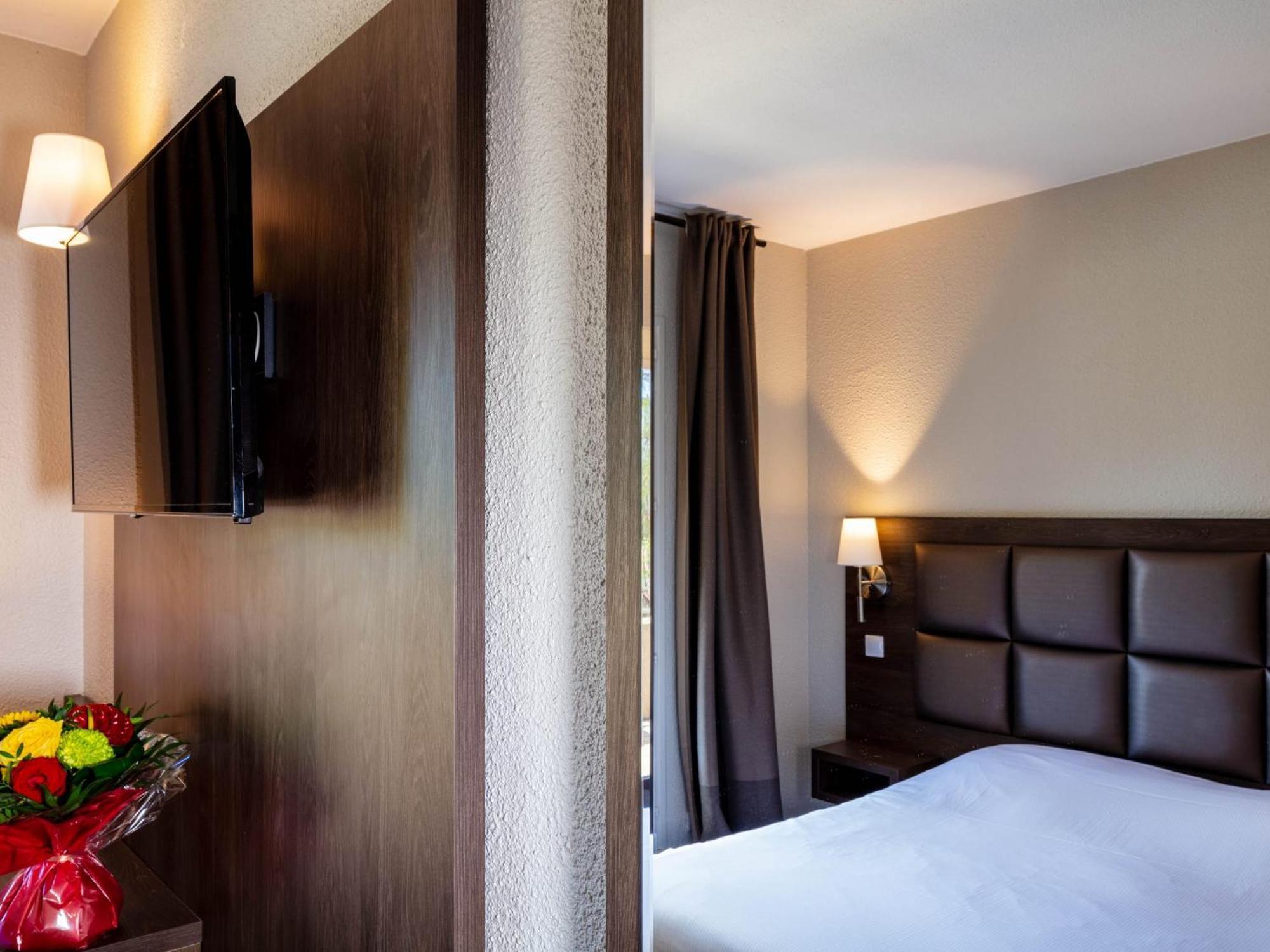 Logis Hotel Noemys Morgon วิลเล-มอร์กง ห้อง รูปภาพ